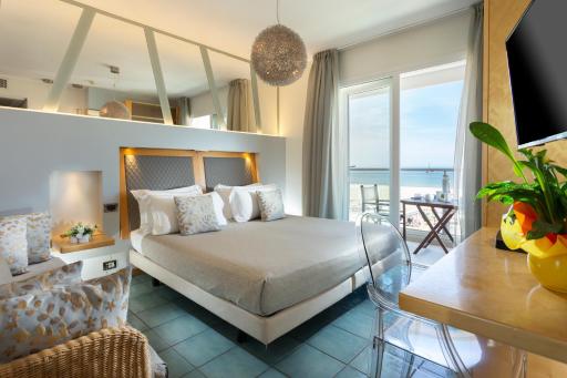 Club House Hotel - Housity