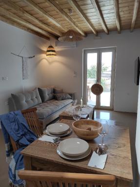 Traditional suites in Chora Kythnos #5 - Housity