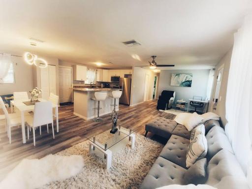 New! Relax & Retreat! House with massage chair near beaches, airport, highways & restaurants - Housity