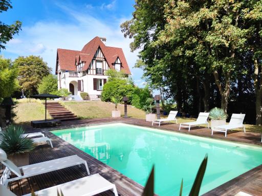 Villa avec vue et piscine à moins d'1h de Paris - Housity