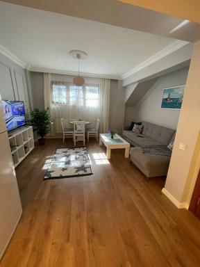 Nice and Cozy Newly Renovated Flat in Cihangir - Housity