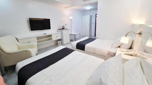 Staycation Hotel - Housity