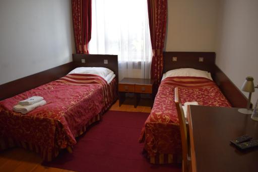 Hotel Manhatan - Housity