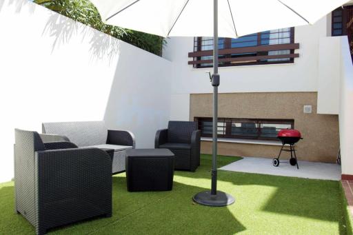 Chalet con Piscina y BBQ en la Playa - Housity
