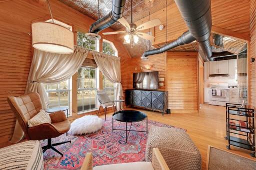 Twilight Ranch - 6 acre ranch w/hot tub and dog friendly! - Housity