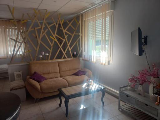 Apprt cosy 2 pers. Avec poele et propriete grillagee securisee - Housity