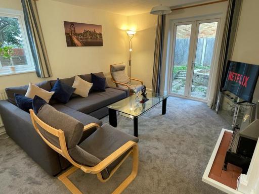 3-bedroom home with free parking - Housity