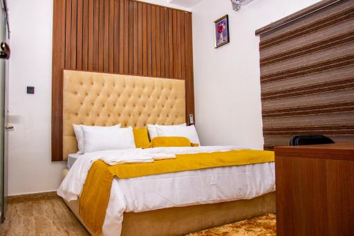 NIFEWAT APARTMENT,Bris suite 1bedroom apartment gym, Netflix,WiFi - Housity