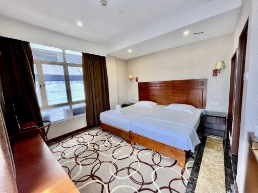 Fan Holiday Hotel - Housity