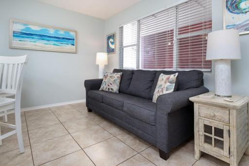 Tropical isle 215 WELL APPOINTED 1 bedroom, 1 Bath condo!! Convenient Beach Access! - Housity