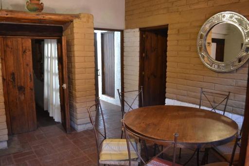 Beautiful rustic house near downtown - Housity