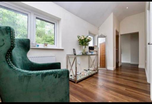 2 Bedroom Penthouse Apartment - Housity