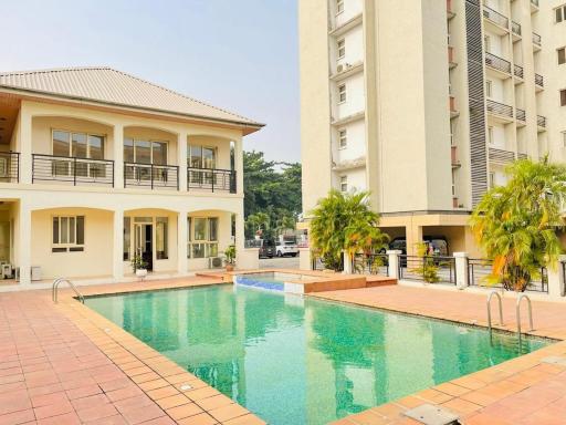 Lush 3 bedroom appartment with pool and gym - Housity