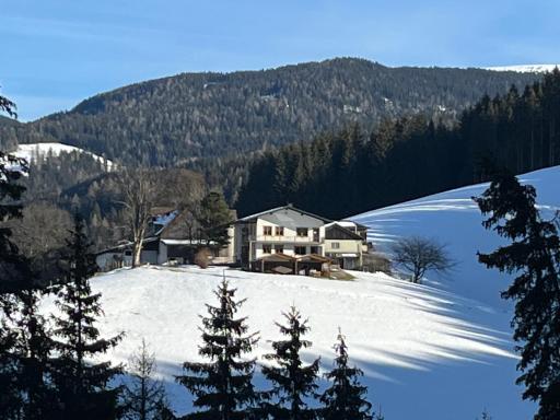 Großes Appartement in Ruhelage am Bauernhof - Housity