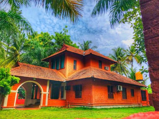 Ambara Kovilakam Villa - Travent Mug - Housity