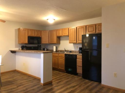 Spacious 2 and 3 bedroom newly furnished apartments close to Rivian - Housity