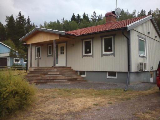 Neu renoviertes und eingerichtetes Ferienhaus in sehr ruhiger Lage inmitten der Natur, Lage im Glasr - Housity
