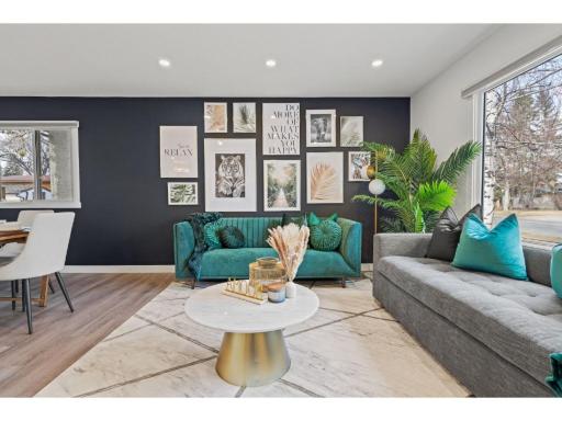 The Fern I Close 2 Chinook Mall I 55 TV I Sleep 7 - Housity