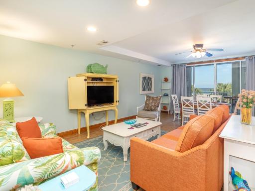 Tybee Beach Club 127 - Housity