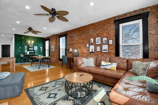 Urban Loft 2-story 1BR Near DT on Historic Street - Hizvo