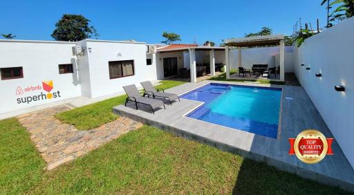 Sea View Beach House Tela - Housity