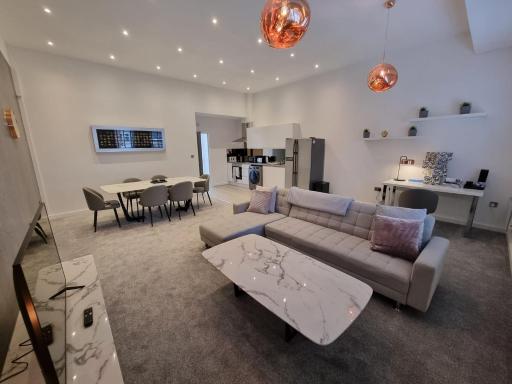 Stunning 1 Bed Apt Minutes From Bham City Centre! - Hizvo