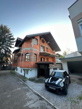 Apartman Deluxe - Housity