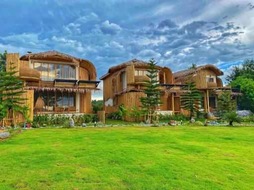 Cirrus Valley Hill Resort - Housity