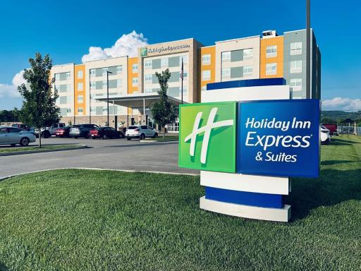 Holiday Inn Express & Suites - Moundsville, an IHG Hotel - Housity