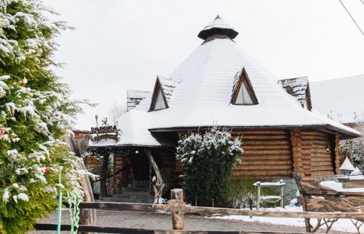Kolyba Opryshkiv - Housity