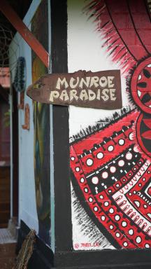 Munroe Paradise - Housity