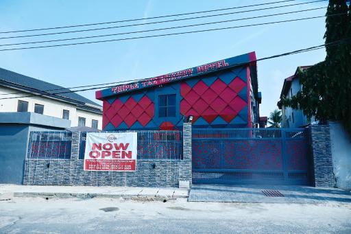Triple Tee Luxury Hotel & Service Apartments Surulere - Housity