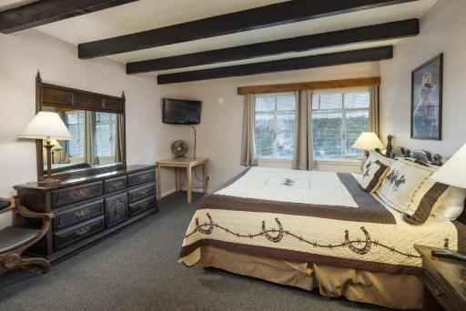 Apache Motel - Housity