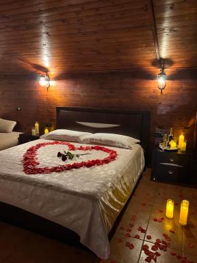 Deluxe Hotel - Housity