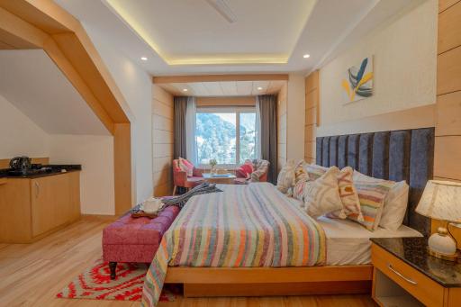 Super Hotel by Perfectstayz Mall Road - Housity