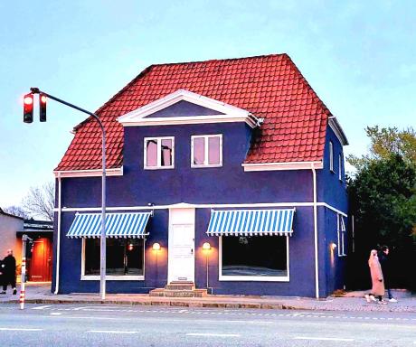 Guesthouse 'Blue House' in vintage villa&garden - Housity