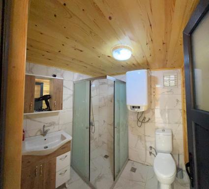 Five Stars Apart - Housity