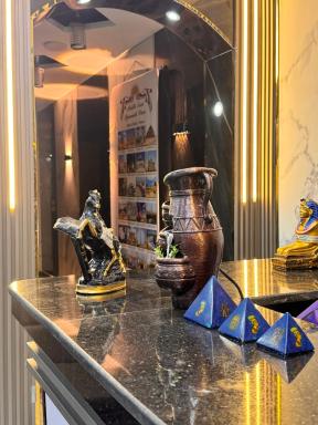 Pyramids Circle INN Middle East View - Housity
