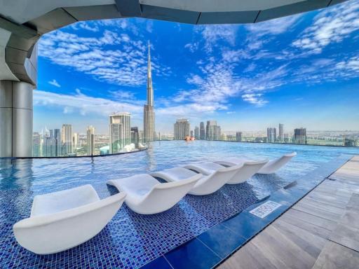 Luxury Dubai Infinity Pool - Burj Khalifa Views - Housity