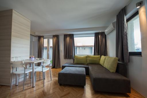 Theatre Apartments - Housity
