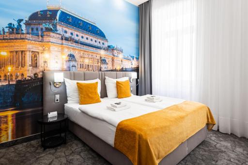 Hotel Royal Plaza - Housity