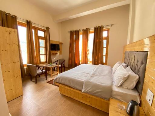 hotel Yolax - Housity
