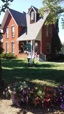 The Mays Place Bed and Breakfast - Housity