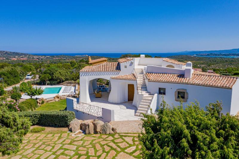 Villa Adele a Monte Petrosu - Esclusiva villa con piscina
