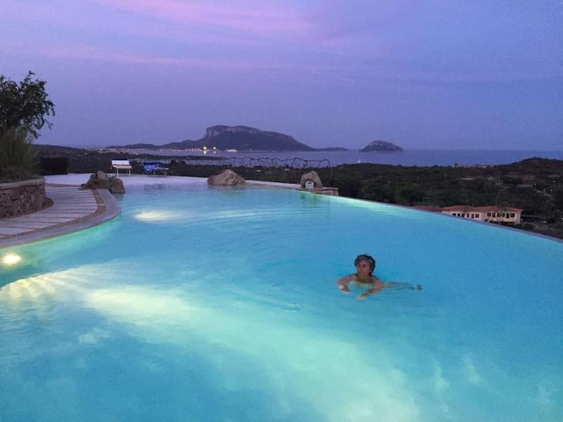 Villa Lusso a Marinella - Paradiso con Infinity Pool