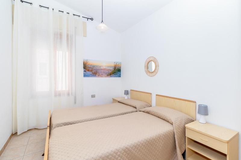 Casa Spiaggia Molo 4 a Isola Rossa - Rifugio vista mare