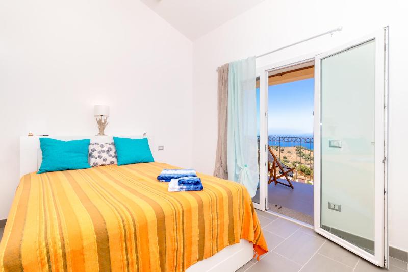 Carolina House a Trinità d'Agultu - Moderno apt con piscina