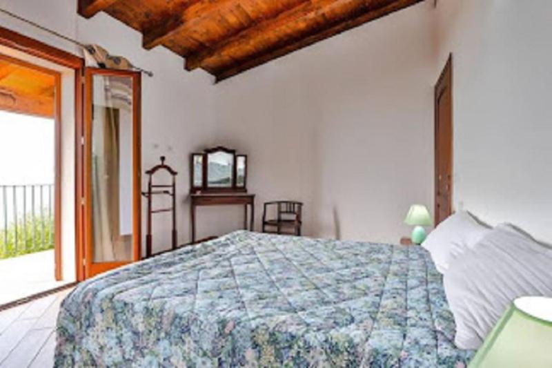 Villa in Sardinia a Isola Rossa - Lusso Fronte Mare