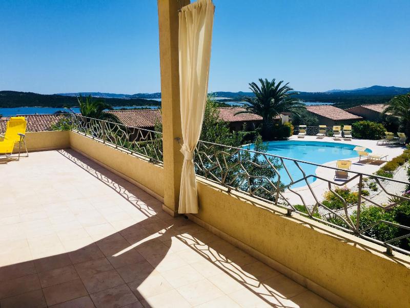 Splendid Seaview a Porto Pozzo - Lusso con piscina