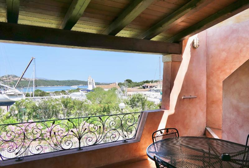 Residence a Marinella - Lussuoso appartamento con spiaggia
